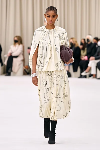 Look 27